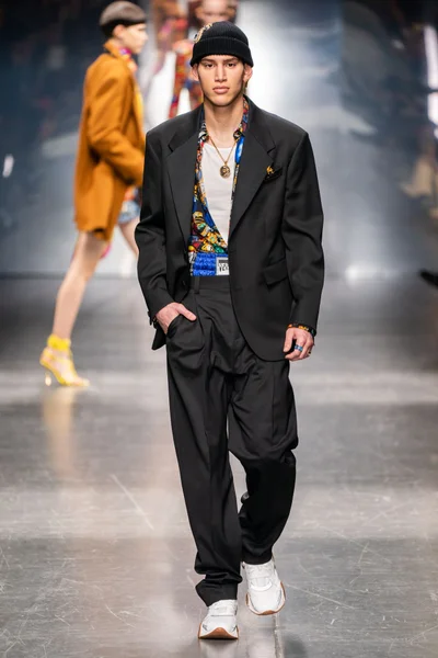 Look 44